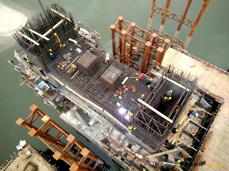 9、主塔下橫梁施工